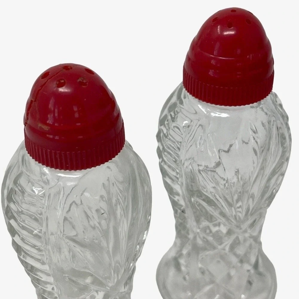 Vintage 30s-50s Hourglass Shaped‎ Cut Glass Plastic Top Red Salt Pepper Shakers